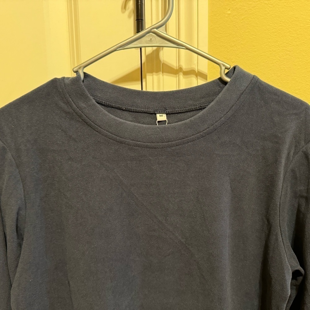 Yundai Navy Long Sleeve Navy Blue Crew Neck Sweatshirt Sz M - Picture 3 of 9